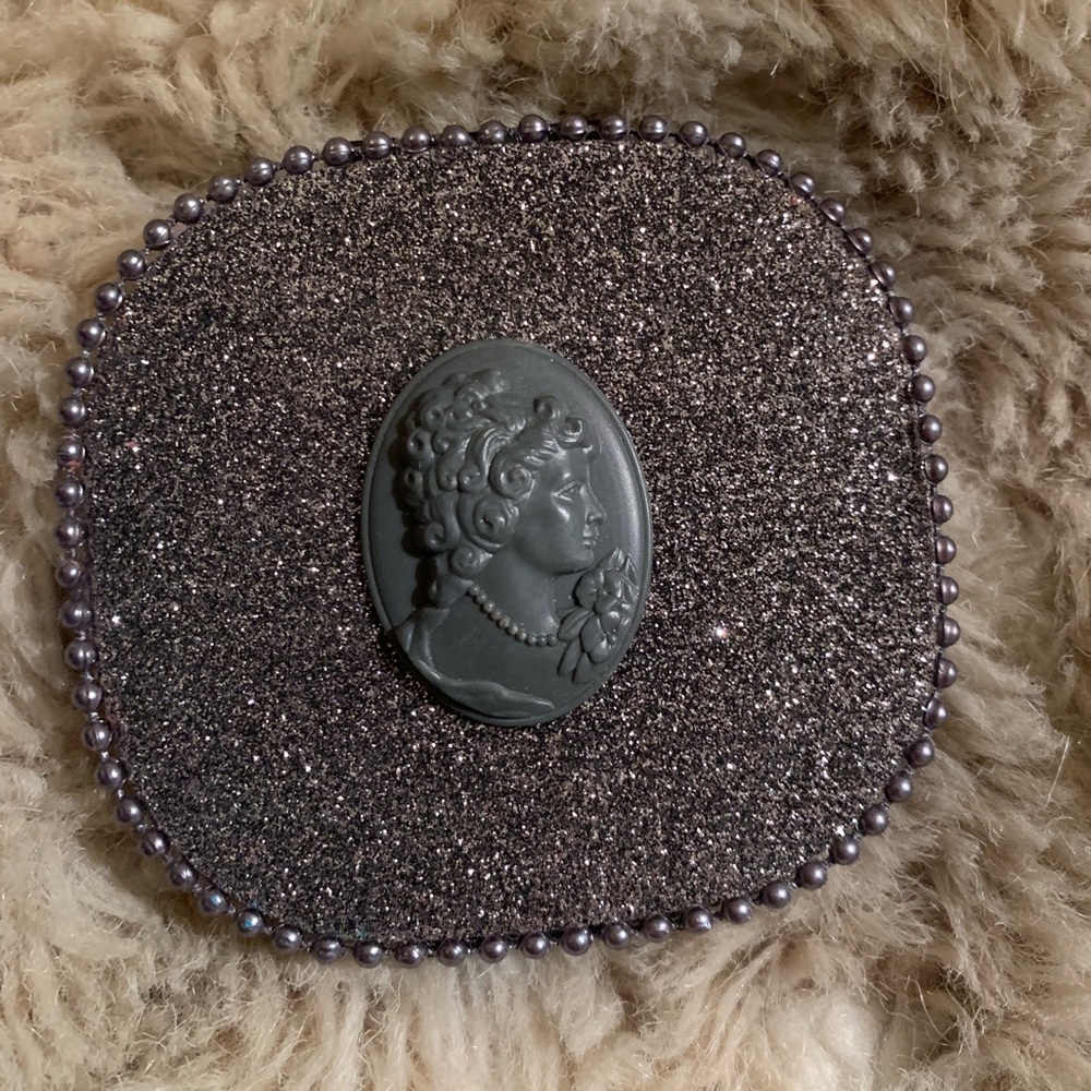 Mac Keepsakes (Plum) Eyeshadow Palette  - Used